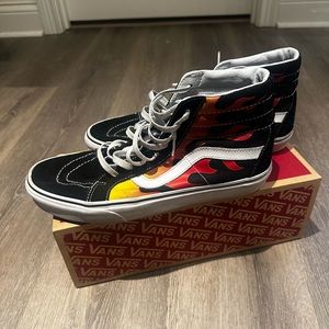 Vans sk8-hi “Flames”
Size 10.5
No box
Barely worn